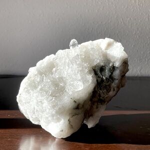 Large Quartz Cluster